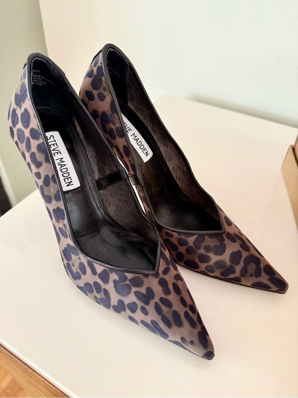 Steve Madden Women's Raz Stiletto Pumps. Size 5 1/2. W/ box